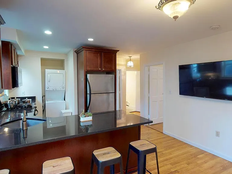 315 Elm St #1 — Photo 1