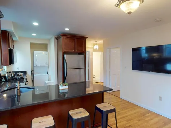 315 Elm St APT 1, Cambridge, MA 02139