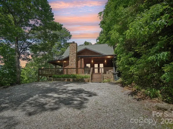 1253 Forest Dr, Maggie Valley, NC 28751
