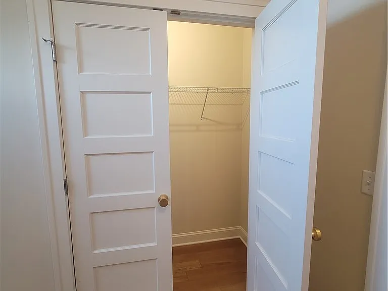 884 Main St #5 — Photo 8