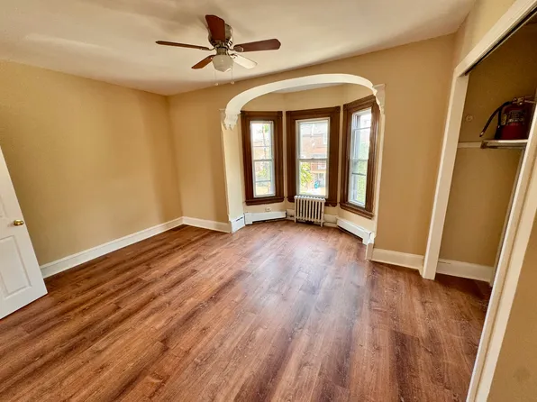 220 Osborn St #2, Philadelphia, PA 19128