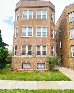 8552 S Bennett Ave, Chicago, IL, 60617