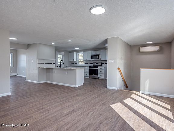 4th image of 1 Sycamore Rd