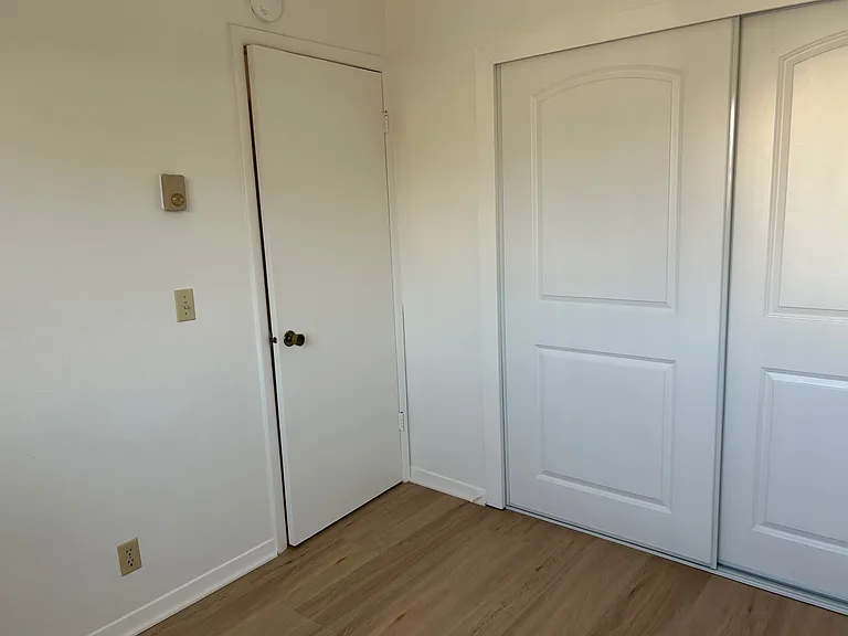 1121 Chino St #4 — Photo 7