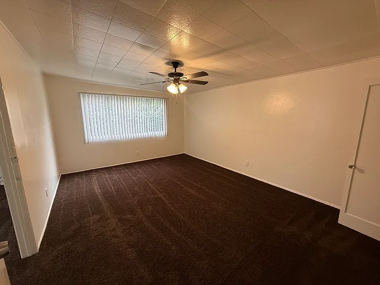 2736 Date St #B — Photo 7