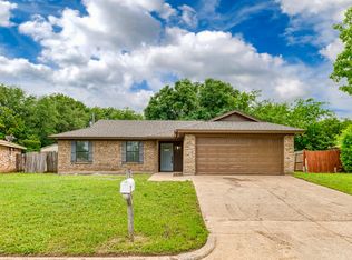 525 Chimney Rock Rd, Everman, TX 76140