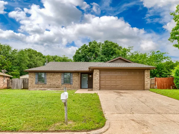 525 Chimney Rock Rd, Everman, TX 76140