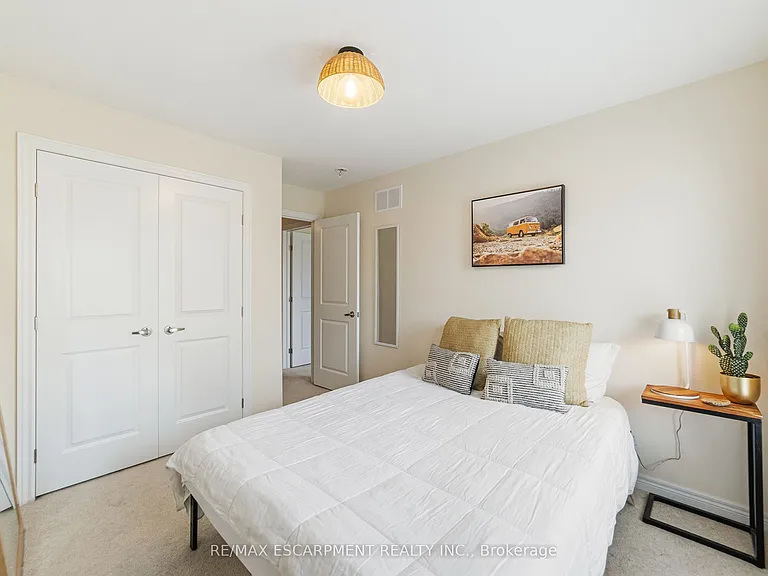 17 Southshore Cres — Photo 17