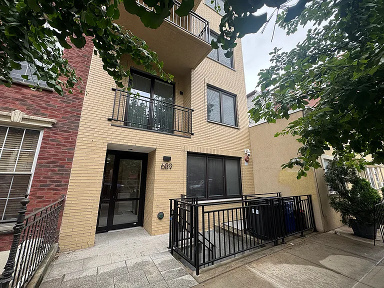 689 Leonard St #3B — Photo 13