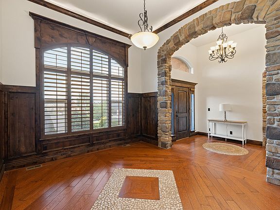 3rd image of 886 W Canyon View Ct