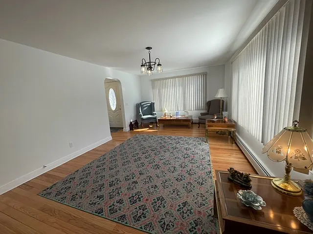 158 Windsor Ave — Photo 8