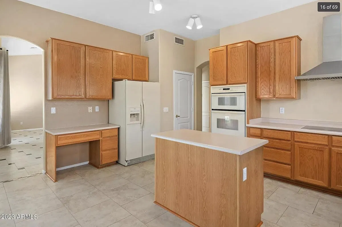 1623 West Armstrong Way — Photo 3