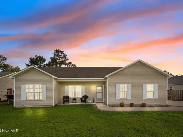 102 Lilac Lane, Richlands, NC 28574