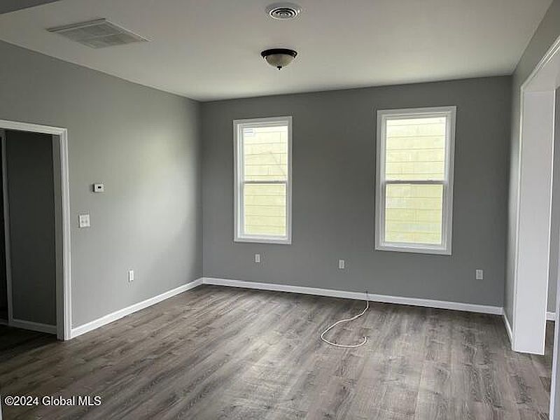 5th image of 370 2nd Avenue