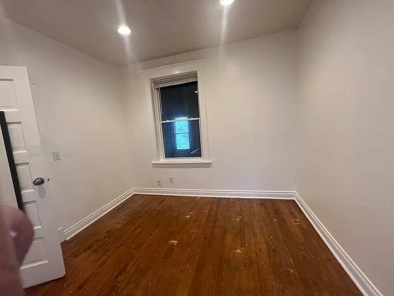 2658 W 23rd St #3R — Photo 23