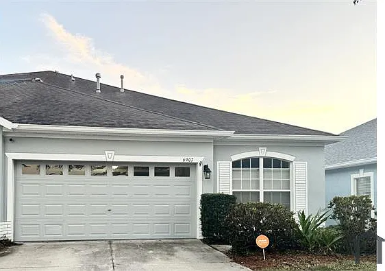 6907 Surrey Oak Dr — Photo 2