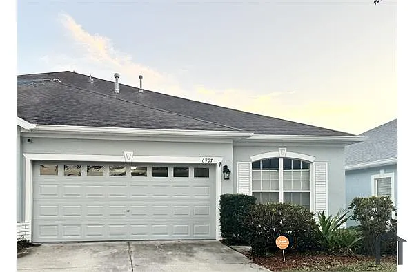Building Photo - 6907 Surrey Oak Dr