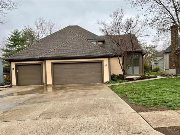 11211 W 113th St, Overland Park, KS 66210