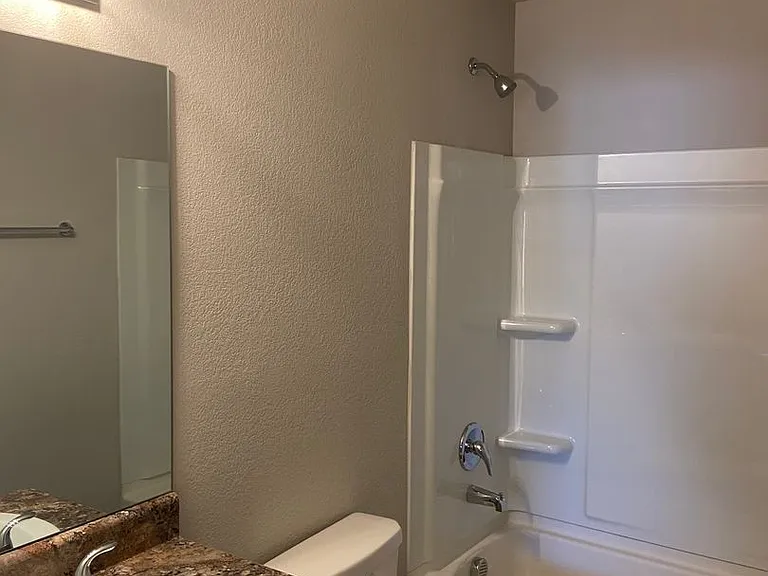 2616 Grant Ln — Photo 17