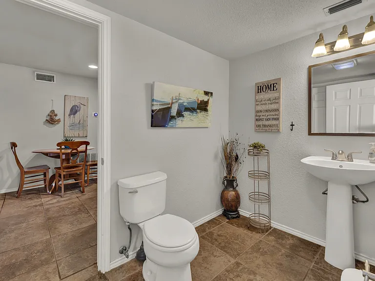 1015 Reiley Rd — Photo 14