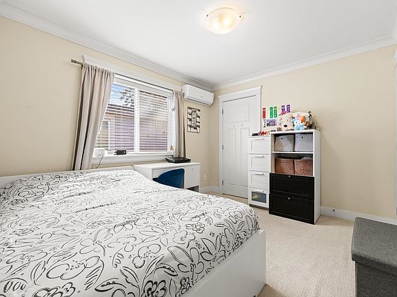 4th image of 15487 Thrift Ave