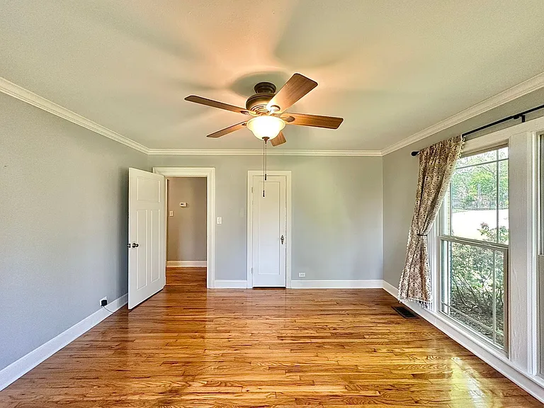 802 Hamvasy Ln — Photo 39
