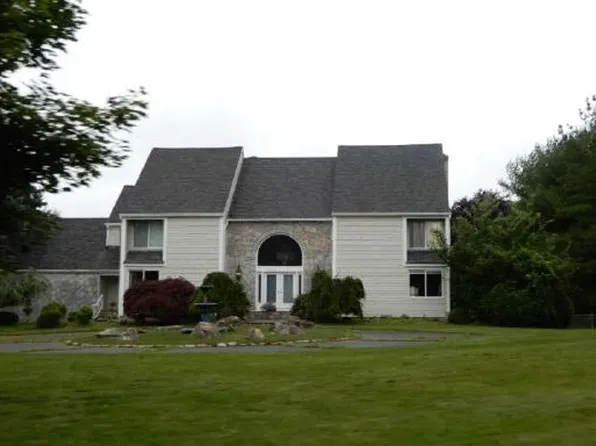 5 Daniel Ct, Westport, CT 06880