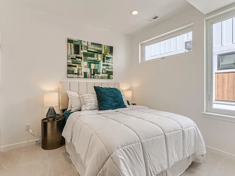 1934 N Hooker St #2 — Photo 11