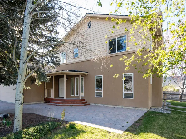 910 Quigley Rd, Hailey, ID 83333