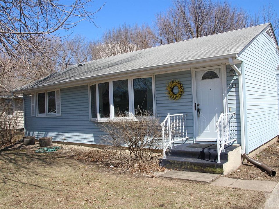 1st image of 134 Sunny Cir