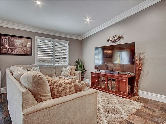 5th image of 29663 Strawberry Hill Dr