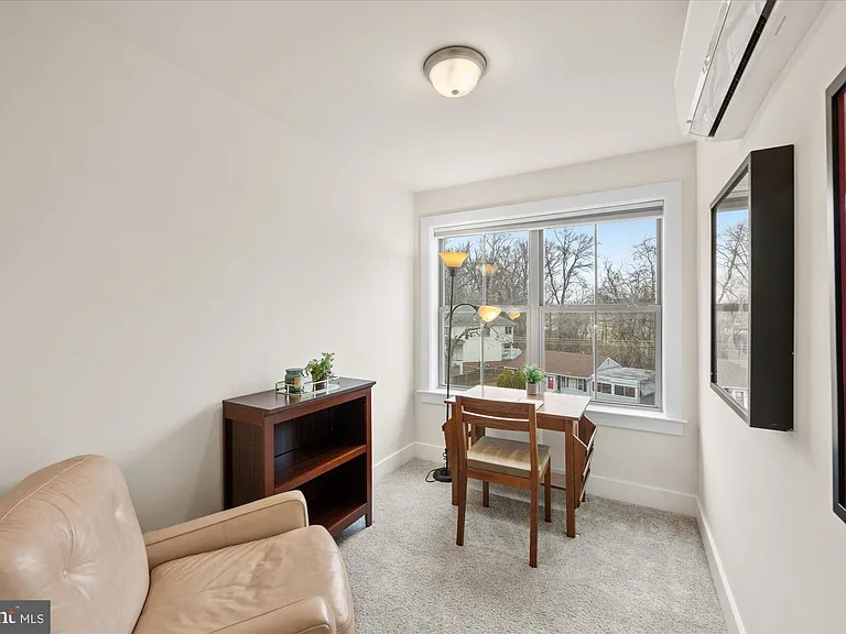 2236 Glebe Rd — Photo 16