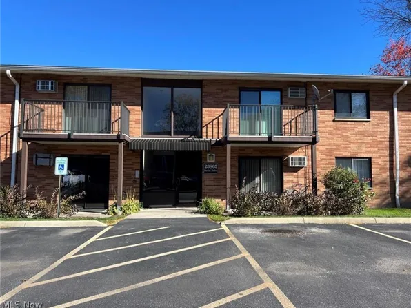 23865 David Dr Unit 103, North Olmsted, OH 44070