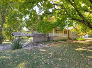 1506 Oak St, Carthage, MO 64836