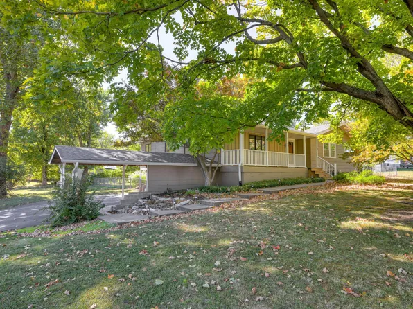 1506 Oak Street, Carthage, MO 64836