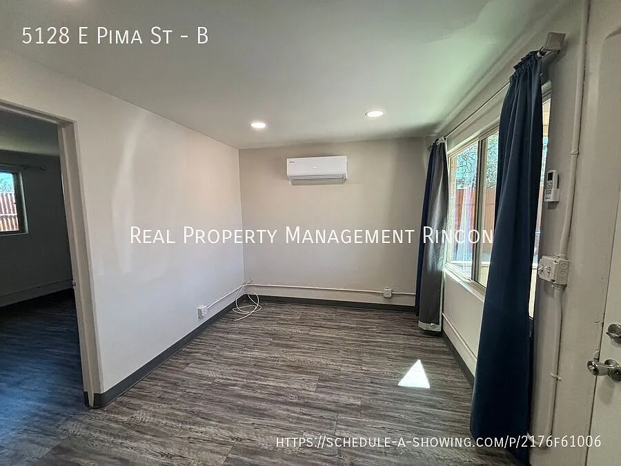 Updated 1 Bed/1 Bath In Central Tucson! Water, Sewer & Trash Included! — Photo 2