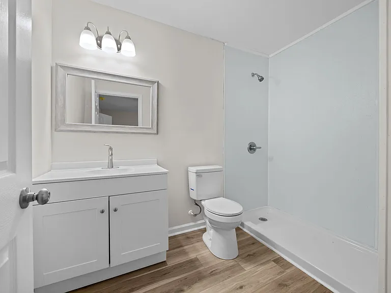 1005 E Russell Ave — Photo 6