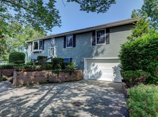 2 Thomas Island Rd, Pittsfield, MA 01201