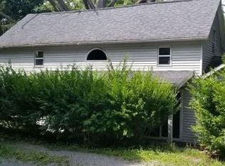 319 N Main St, Chesaning, MI 48616