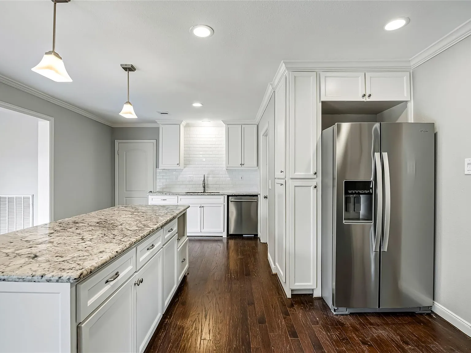 4 bed, 3.5 bath, 2734 sqft, $3,500 — Photo 4