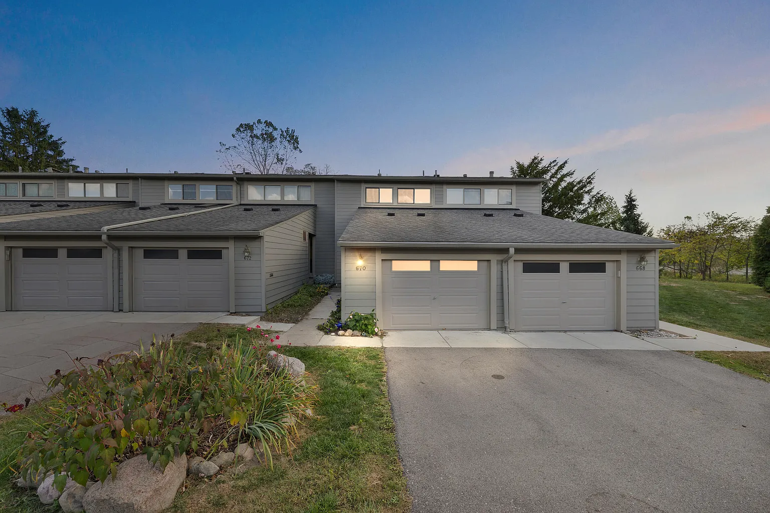 670 Peninsula Ct photo 1