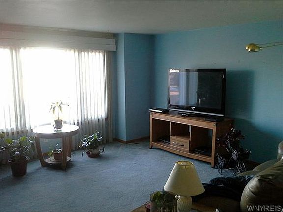 2nd image of 50 Laurentian Dr