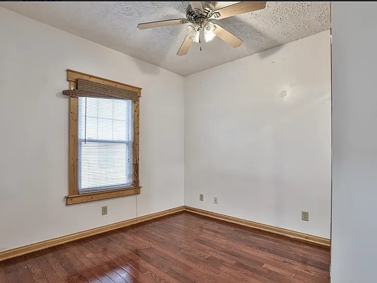 1112 Oxford State Rd — Photo 13
