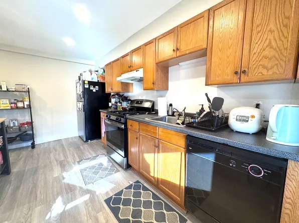 189 Jackson St #189, Newton Center, MA 02459