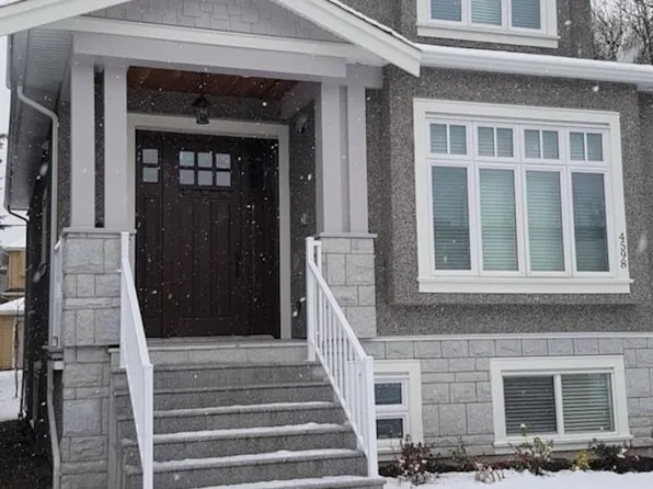 4596 Ontario St, Vancouver, BC V5V 3H3