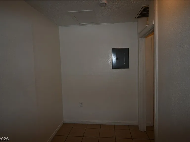 1007 C St #3 — Photo 9
