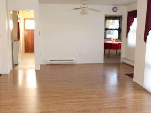 3rd image of 51 Meadowbrook Dr