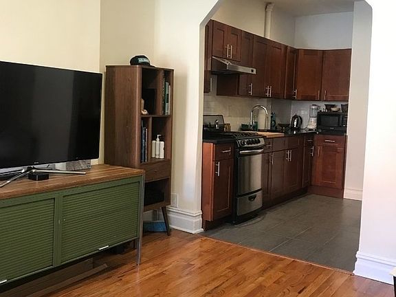 2nd image of 929 Columbus Ave APT 2A