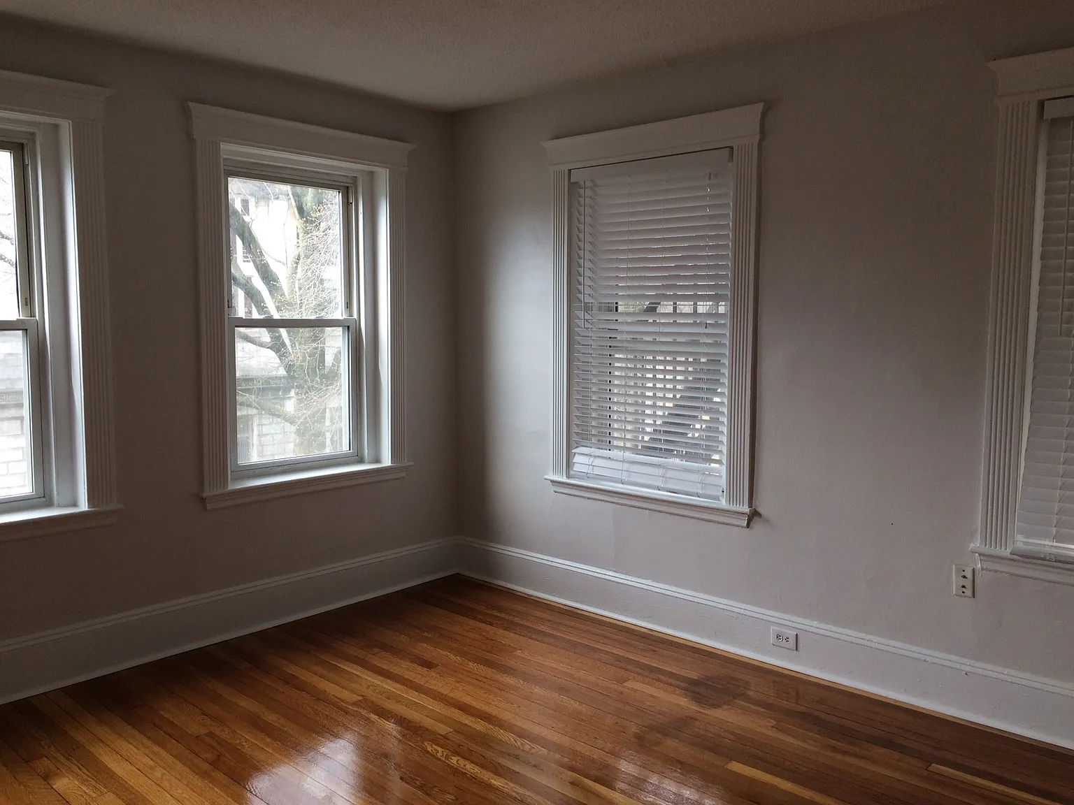 2 bed, 999 sqft, $3,800 — Photo 4