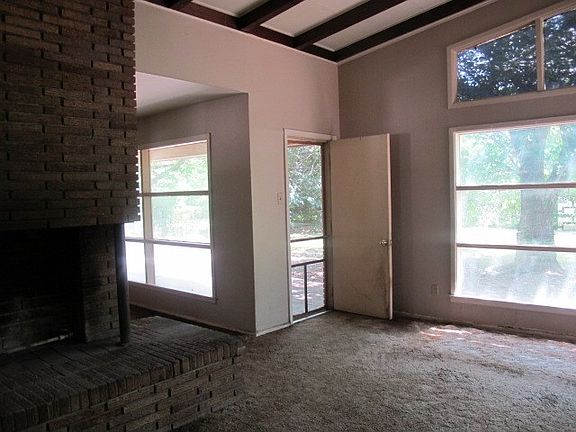 4th image of 3520 London Ln